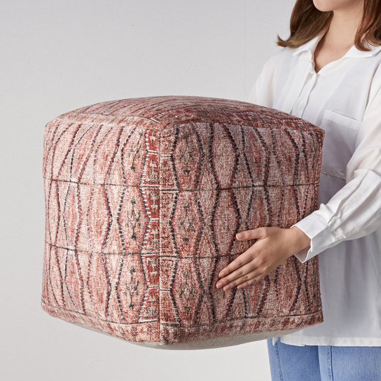 置きやすいコンパクトサイズ