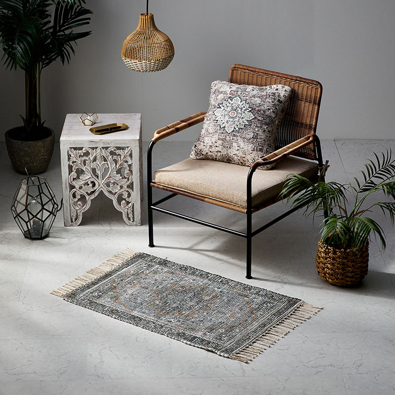 お揃いのクッションカバーと合わせるのもおすすめ