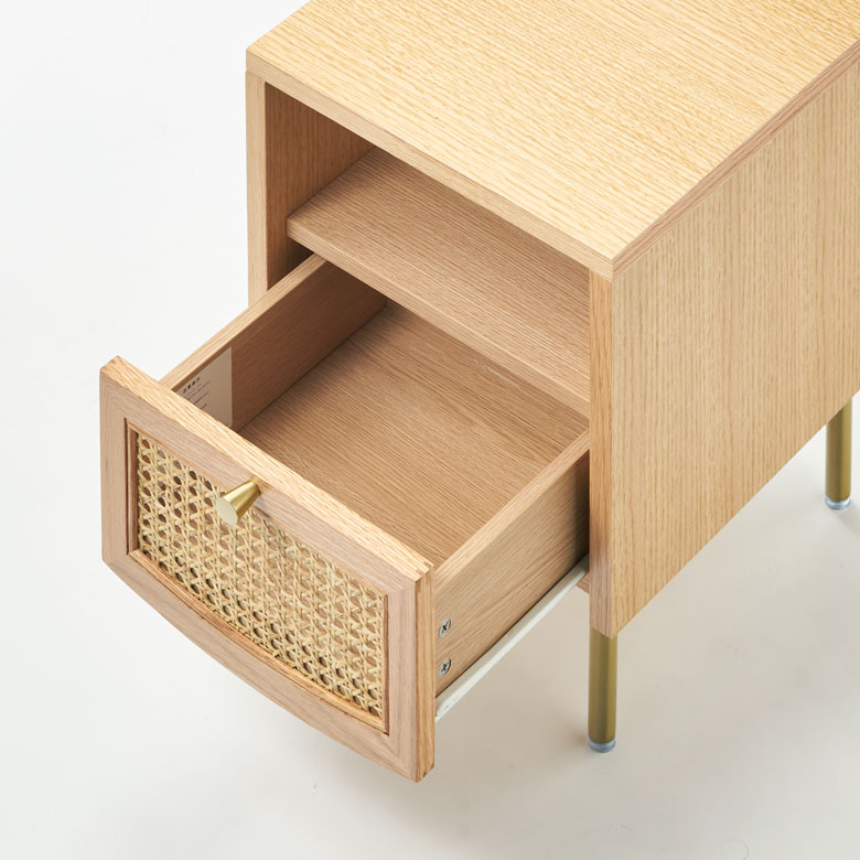 収納できるサイドテーブル