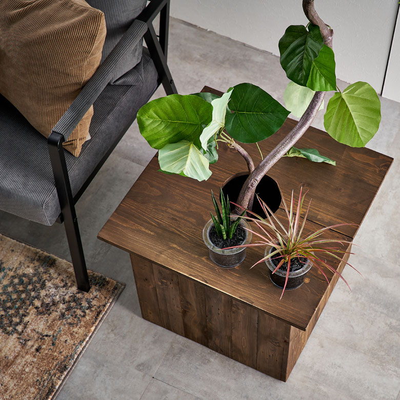 乗せるだけでプランツテーブルになる天板