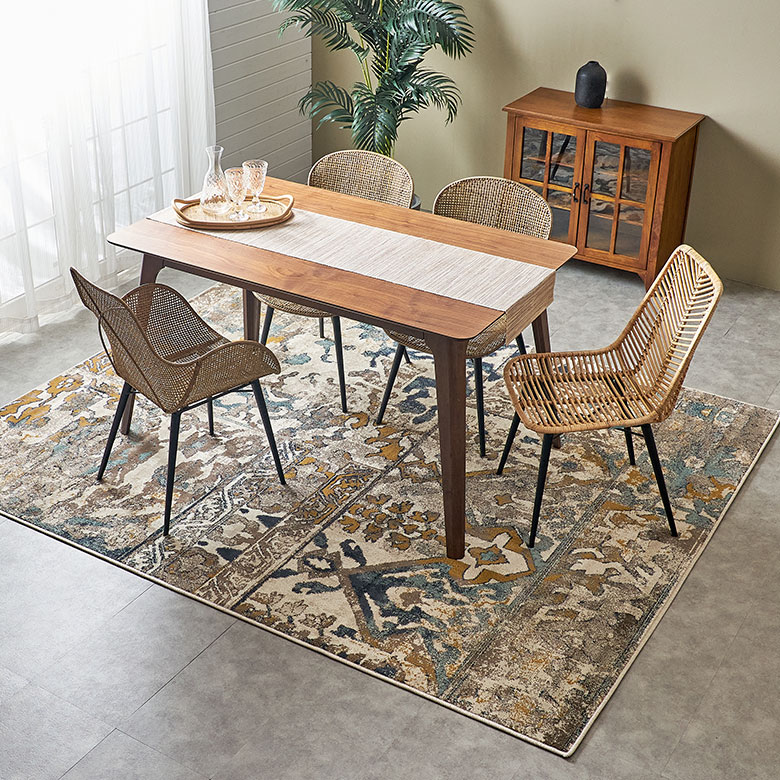 ダイニングがぐっと華やかで印象的