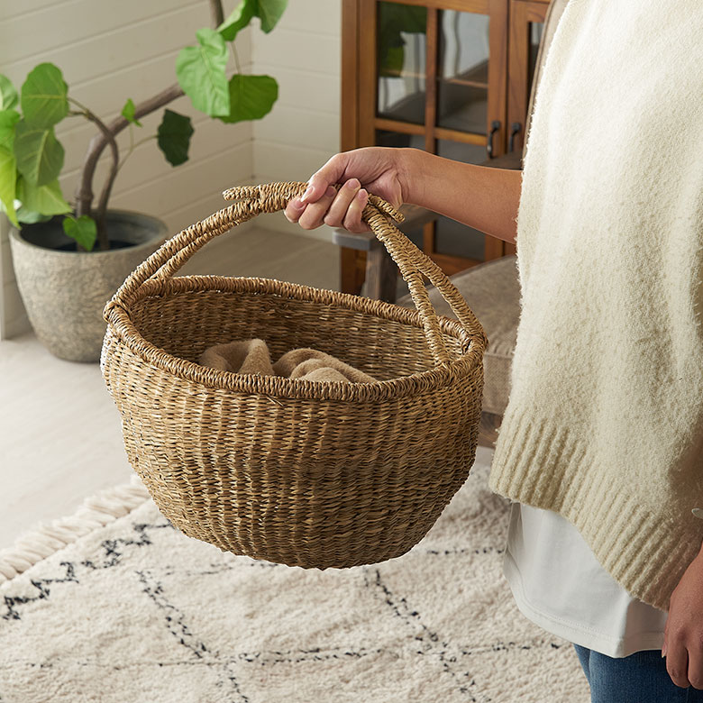 しっかりと丈夫な、ハンドル(持ち手)付き