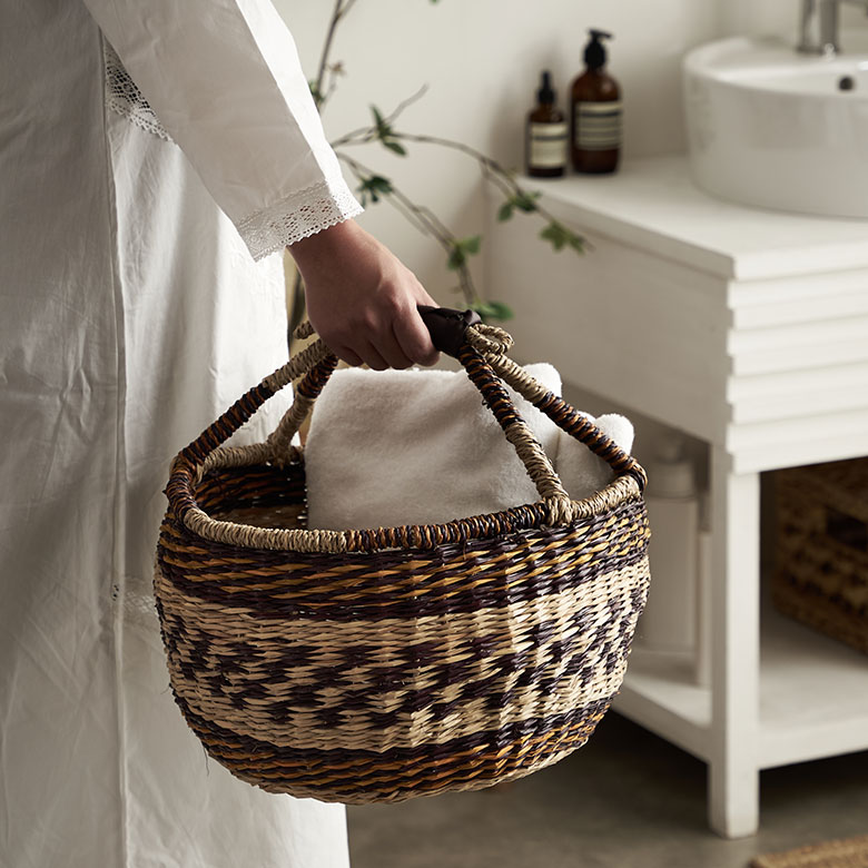 しっかりと丈夫な、ハンドル（持ち手）付き