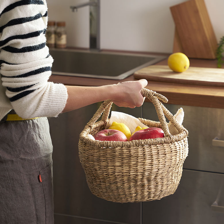 しっかりと丈夫な、ハンドル（持ち手）付き