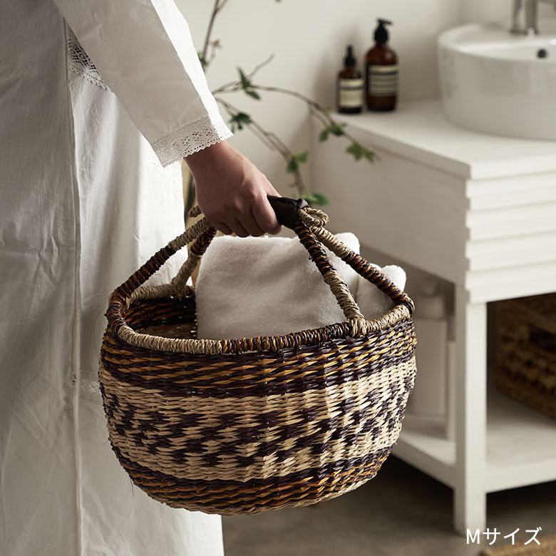 しっかりと丈夫な、ハンドル（持ち手）付き