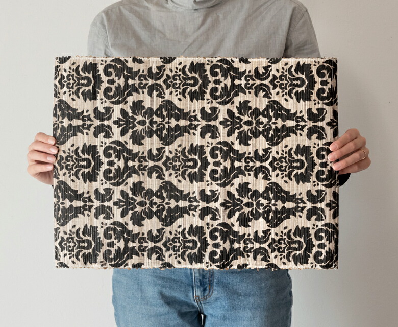 食事にもカフェにもぴったりの万能サイズのランチョンマット