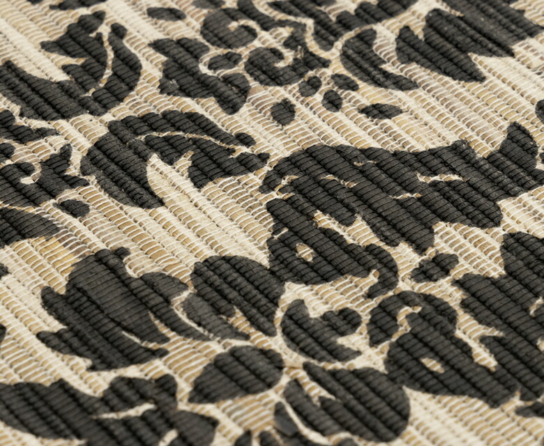 家具にも使用されるほど丈夫なウォーターヒヤシンスを使用