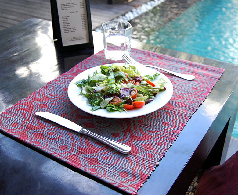 アジアンテイストのアラベスク柄