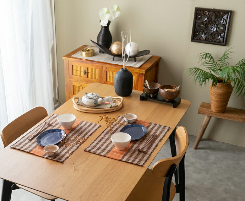 テーブルランナーとのコーディネートもおすすめ