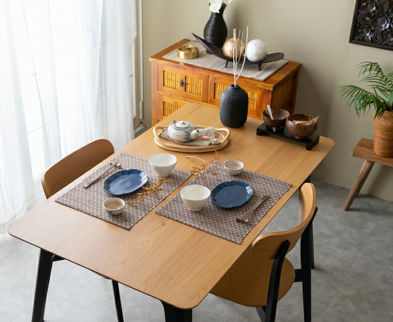 テーブルランナーとのコーディネートもおすすめ