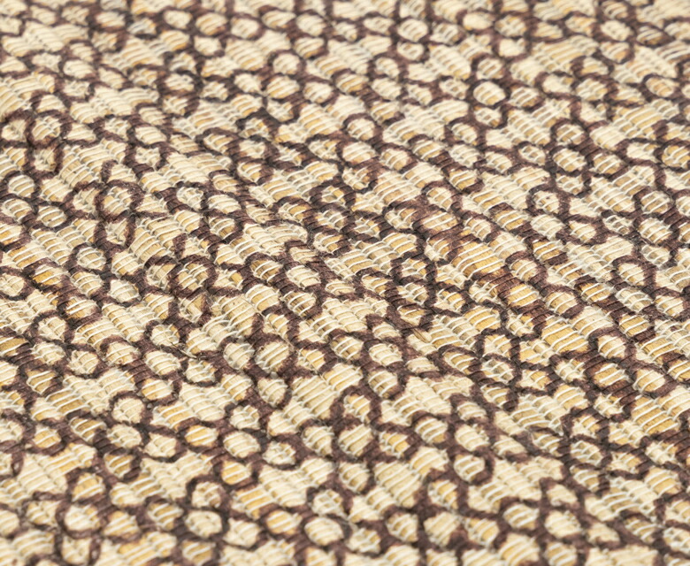 家具にも使用されるほど丈夫なウォーターヒヤシンスを使用