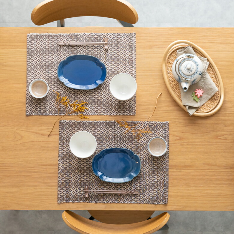 職人がひとつひとつ丁寧に編み込んだランチョンマット