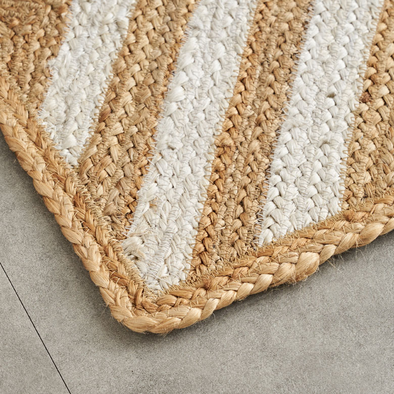 ハンドメインドならではの温かみ