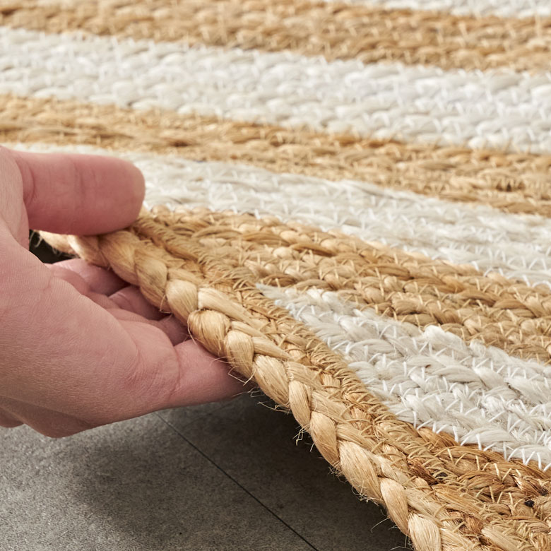 天然素材のジュート100%使用のラグ