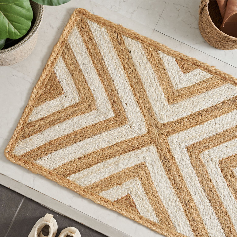 丈夫な天然ジュート100%を使用