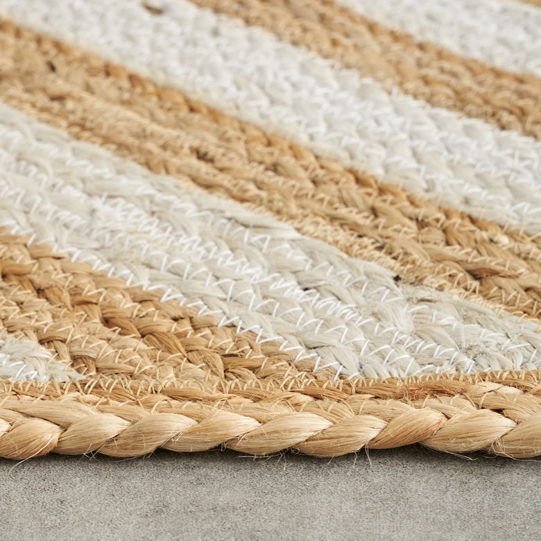 吸水性と速乾性にすぐれた素材のラグ