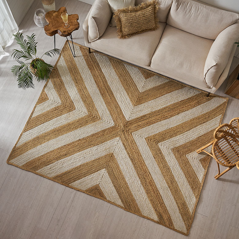 海外インテリアのようなお部屋になるラグ