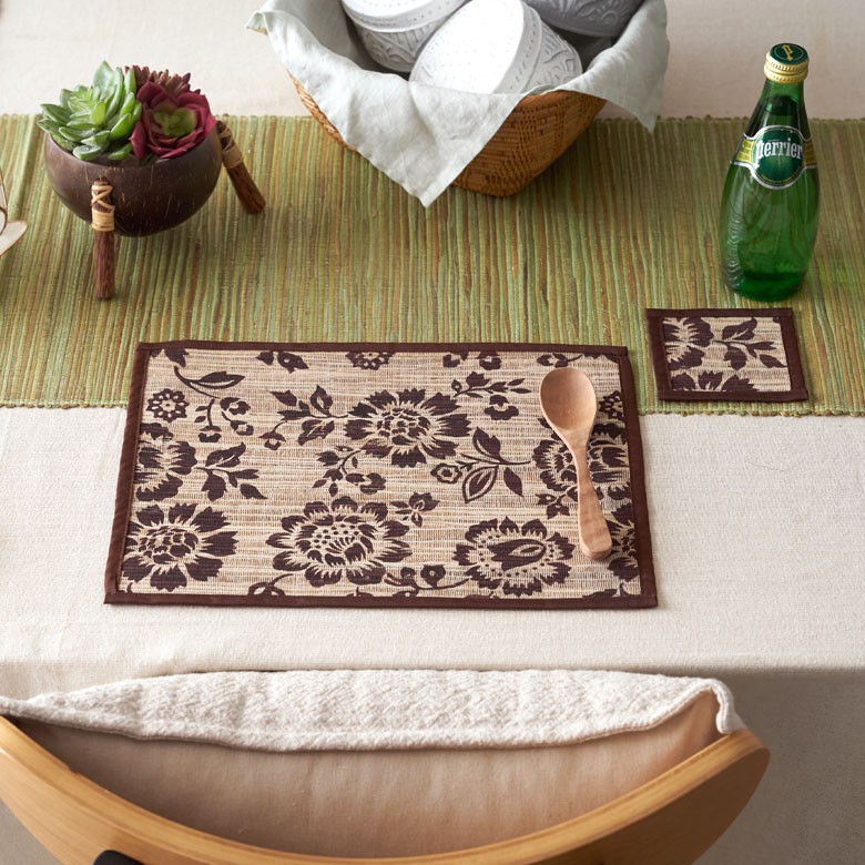 コースターとお揃いで統一感のあるスタイルに