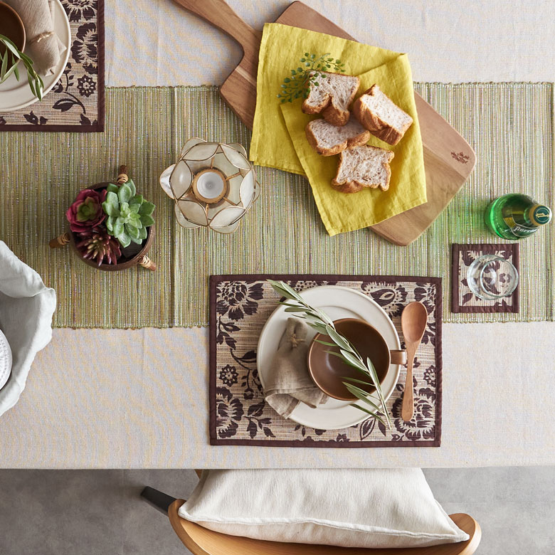 職人がひとつひとつ丁寧に編み込んだランチョンマット