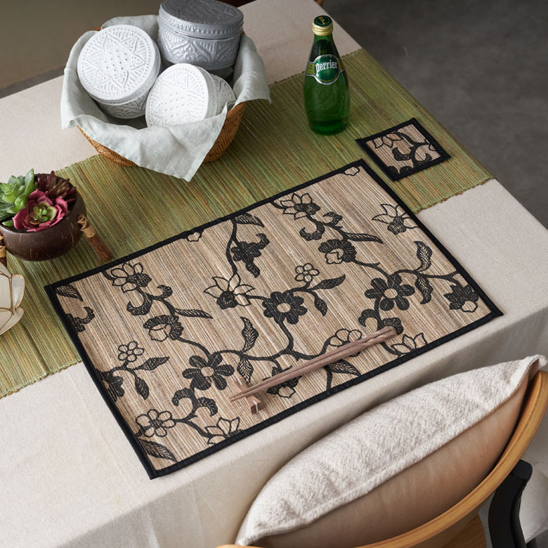 ウォーターヒヤシンスで編まれたフラワー柄ランチョンマット＆コースター