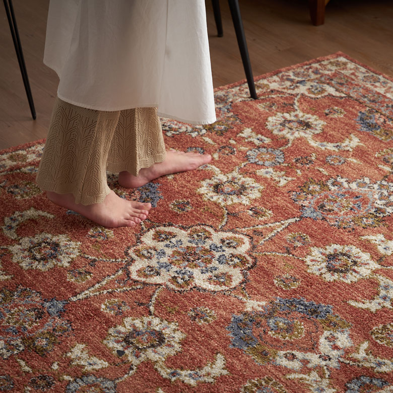 かすれたようなアンティーク調の表現や、繊細な柄と色の描写