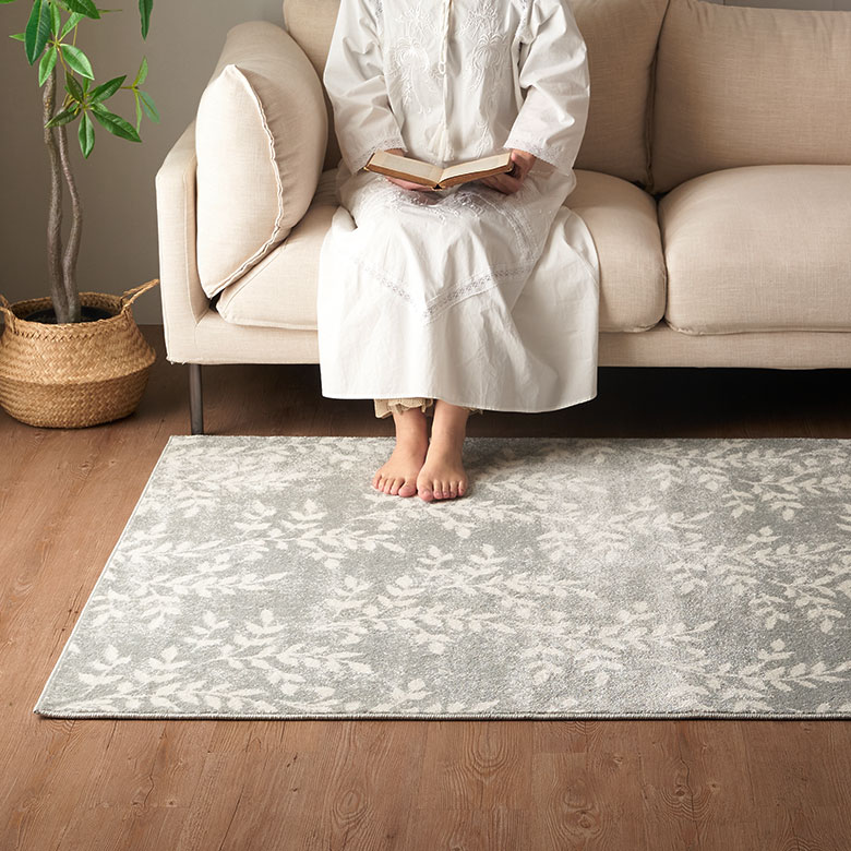 かすれたようなアンティーク調の表現や、繊細な柄と色の描写