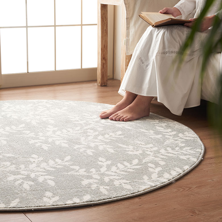 かすれたようなアンティーク調の表現や、繊細な柄と色の描写