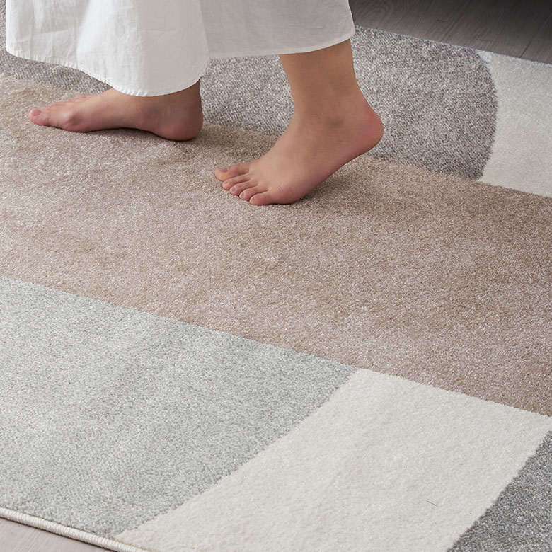 グラフィカルなデザインが、お部屋全体をイマドキな雰囲気に格上げ