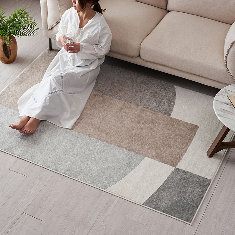 モダンな幾何学柄 デザインラグ