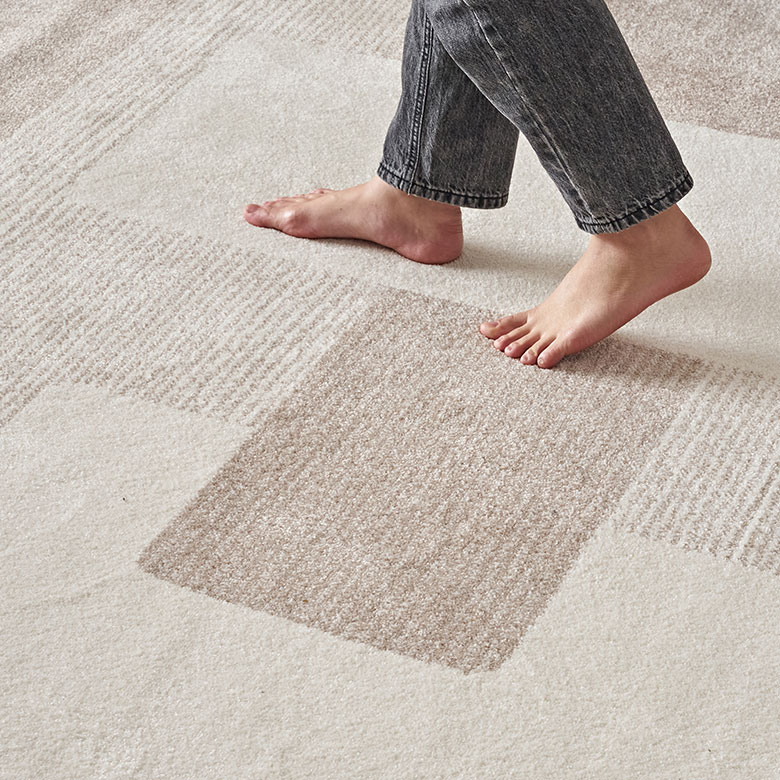 グラフィカルなデザインが、お部屋全体をイマドキな雰囲気に格上げ