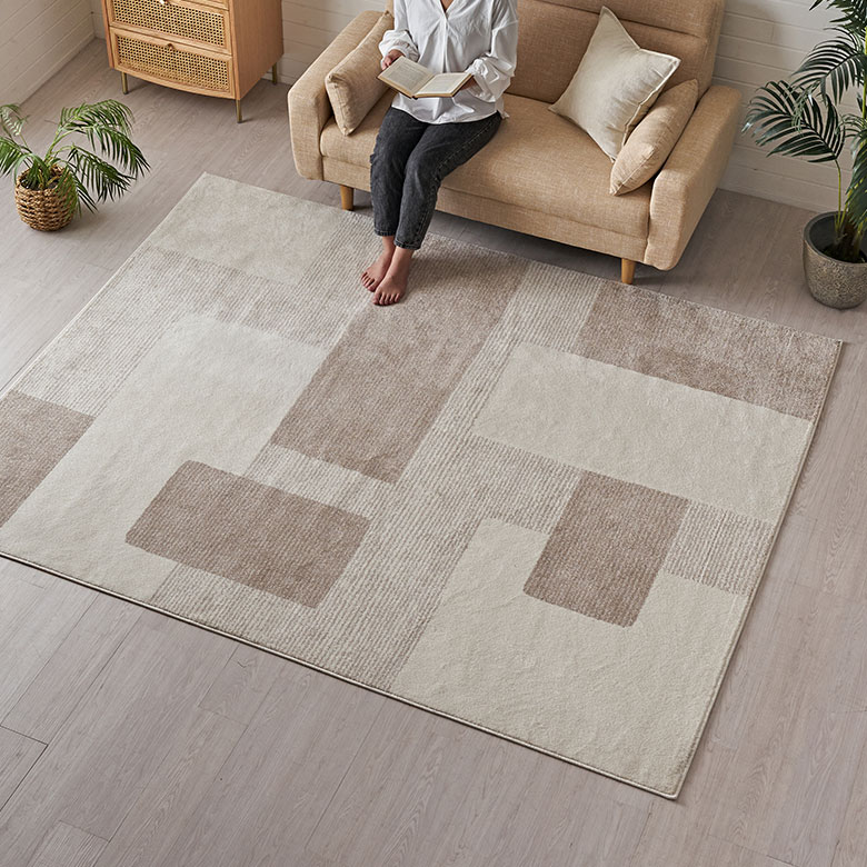 かすれたようなアンティーク調の表現や、繊細な柄と色の描写