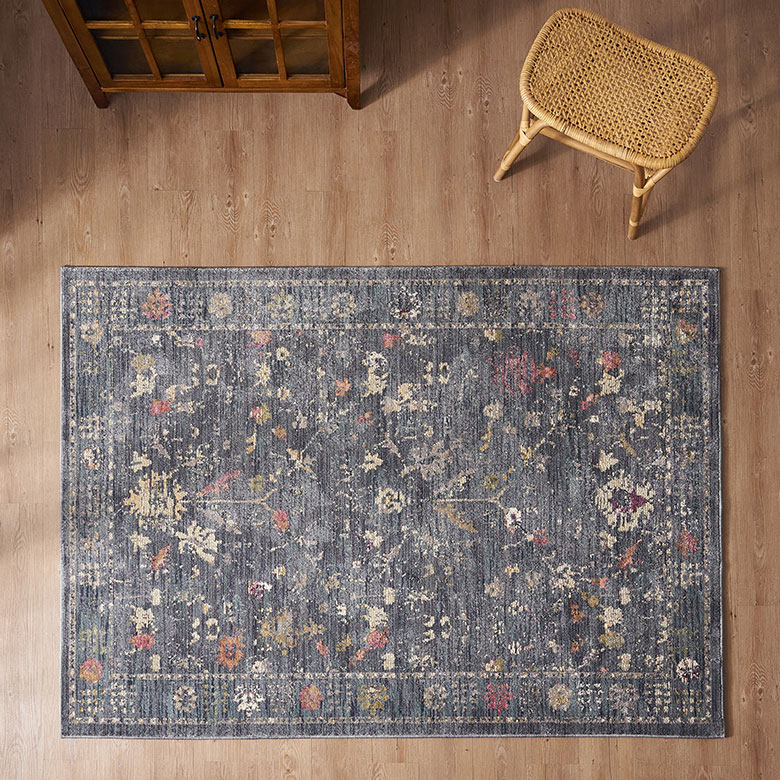 かすれたようなアンティーク調の表現や、繊細な柄と色の描写