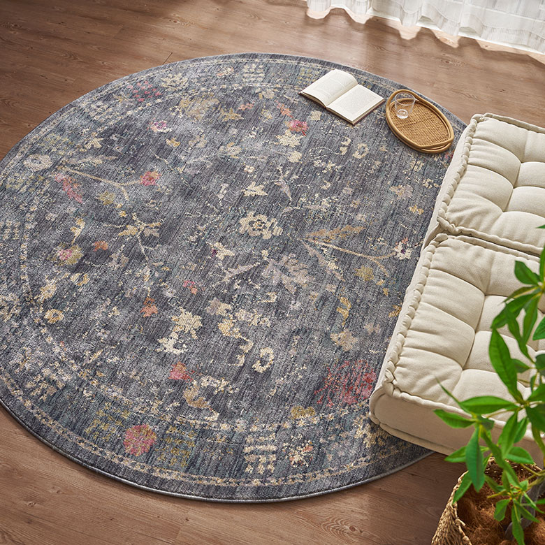 かすれたようなアンティーク調の表現や、繊細な柄と色の描写