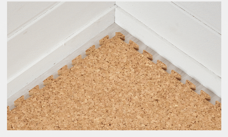 サイドパーツを使えば壁際までぴったり敷き詰めることができます