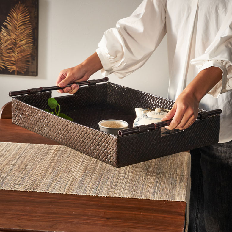 ハンドル付きで持ち運びがラク