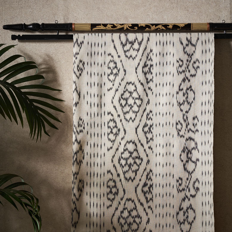 インドネシアの代表的な工芸品の織物イカット