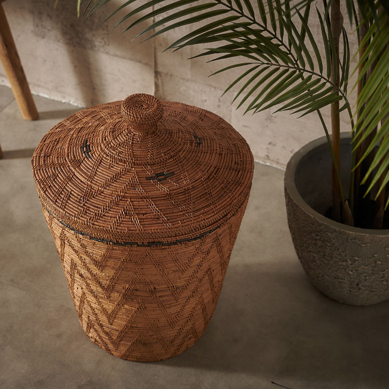 エンバー。Ember。インドネシア語でバケツという意味の収納バスケット