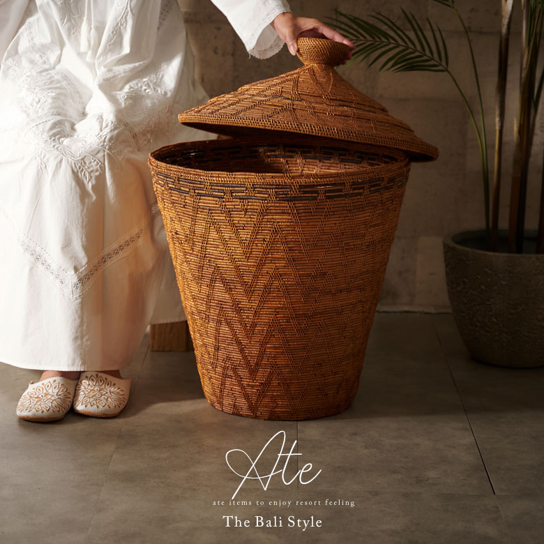 アタ製バスケット。アタの収納バスケット。バリ島の収納バスケット。ランドリーバスケット。蓋付き。大容量。