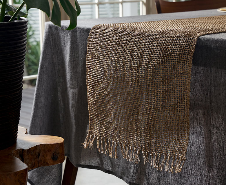 バリの職人のハンドメイド品で南国の雰囲気漂うリゾートインテリア