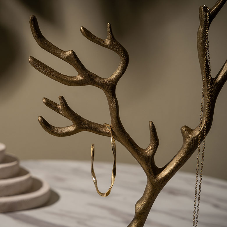 マンザニータをモチーフにした、ツリーデザインのアクセサリースタンド