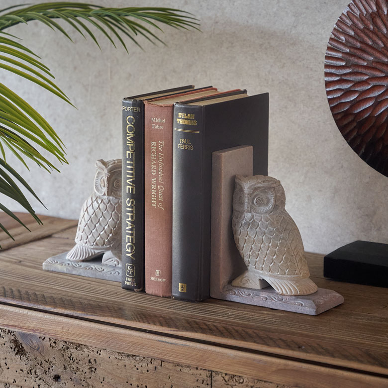 ソープストーンのブックエンド。天然石の本立て。フクロウのブックスタンド。