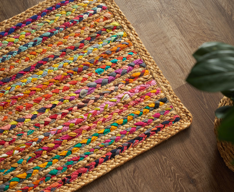 柔らかいジュートを使用しているので心地良い使用感