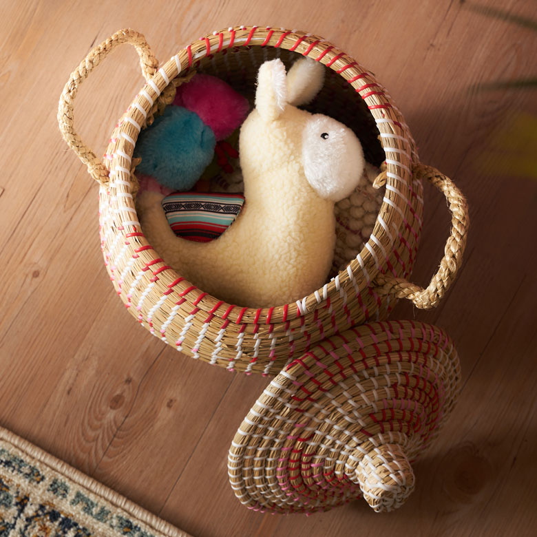 リビング、キッチン、ベッドルーム、玄関などで活躍するバスケット