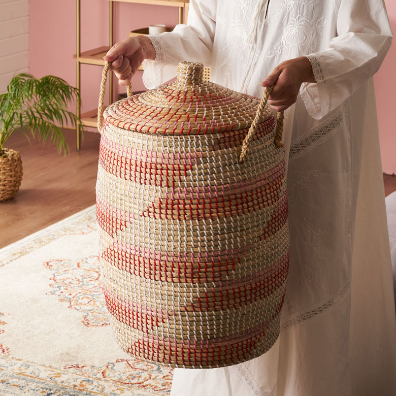 ハンドル付きで持ち運びがラク