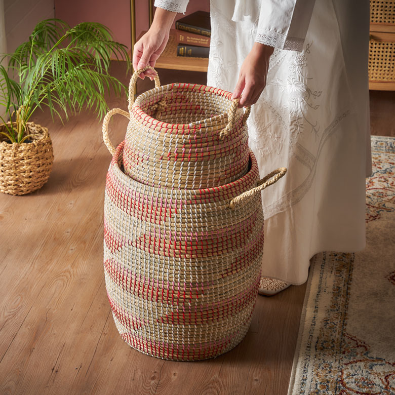 重ねて収納できるバスケット