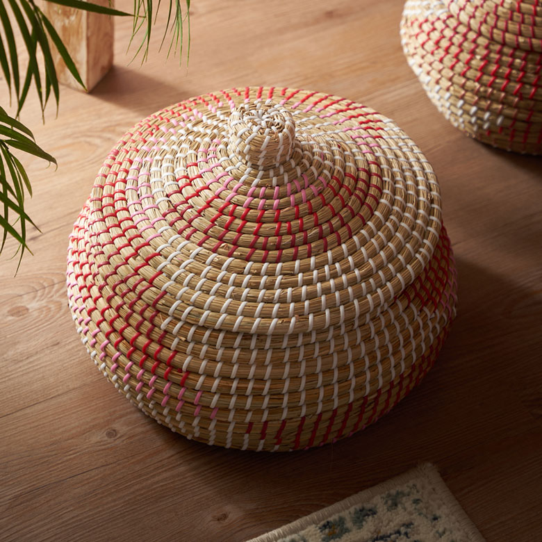 ベトナムの職人による手作りのかごバスケット