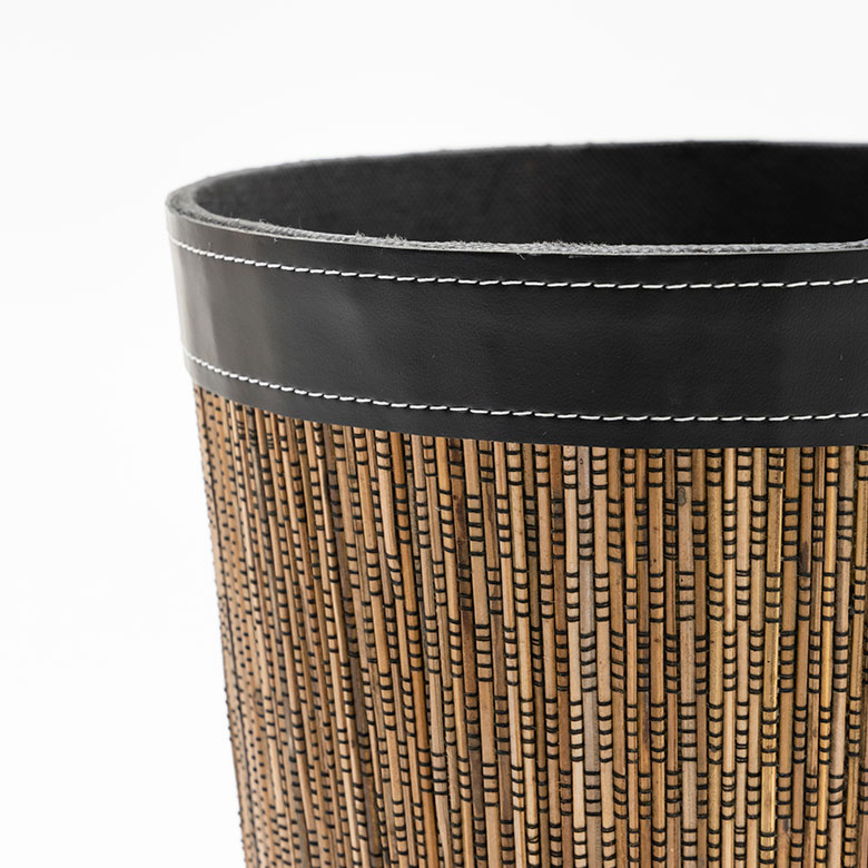 リゾート感あふれるモダンでおしゃれなごみ箱