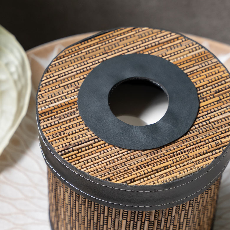 自然の風合いをいかした
上品なケース