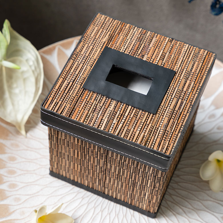 自然の風合いをいかした
上品なケース