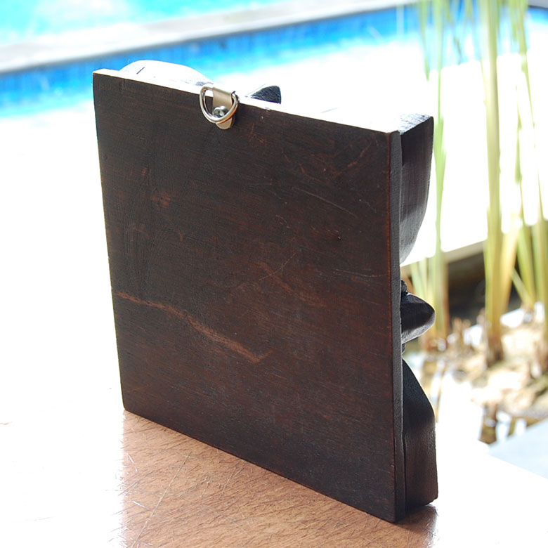 裏面はフック付き